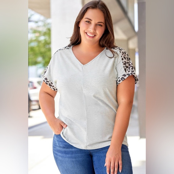 Tops - Plus Size Leopard Splicing V Neck Short Sleeve Top
